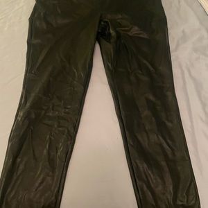 Selling NEW Aritzia’s Charm Vegan Leather Pant